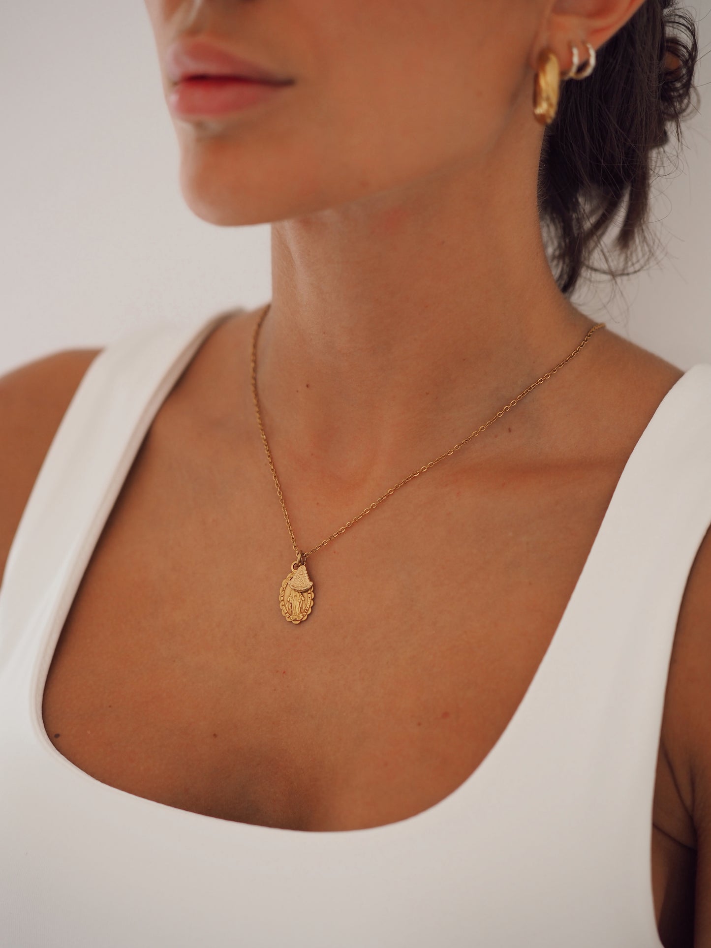 COLLAR VIRGENES