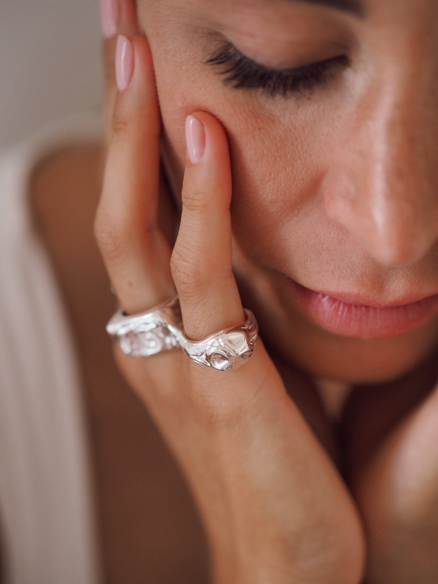 ANILLO MARTILLADO - VIOLETA